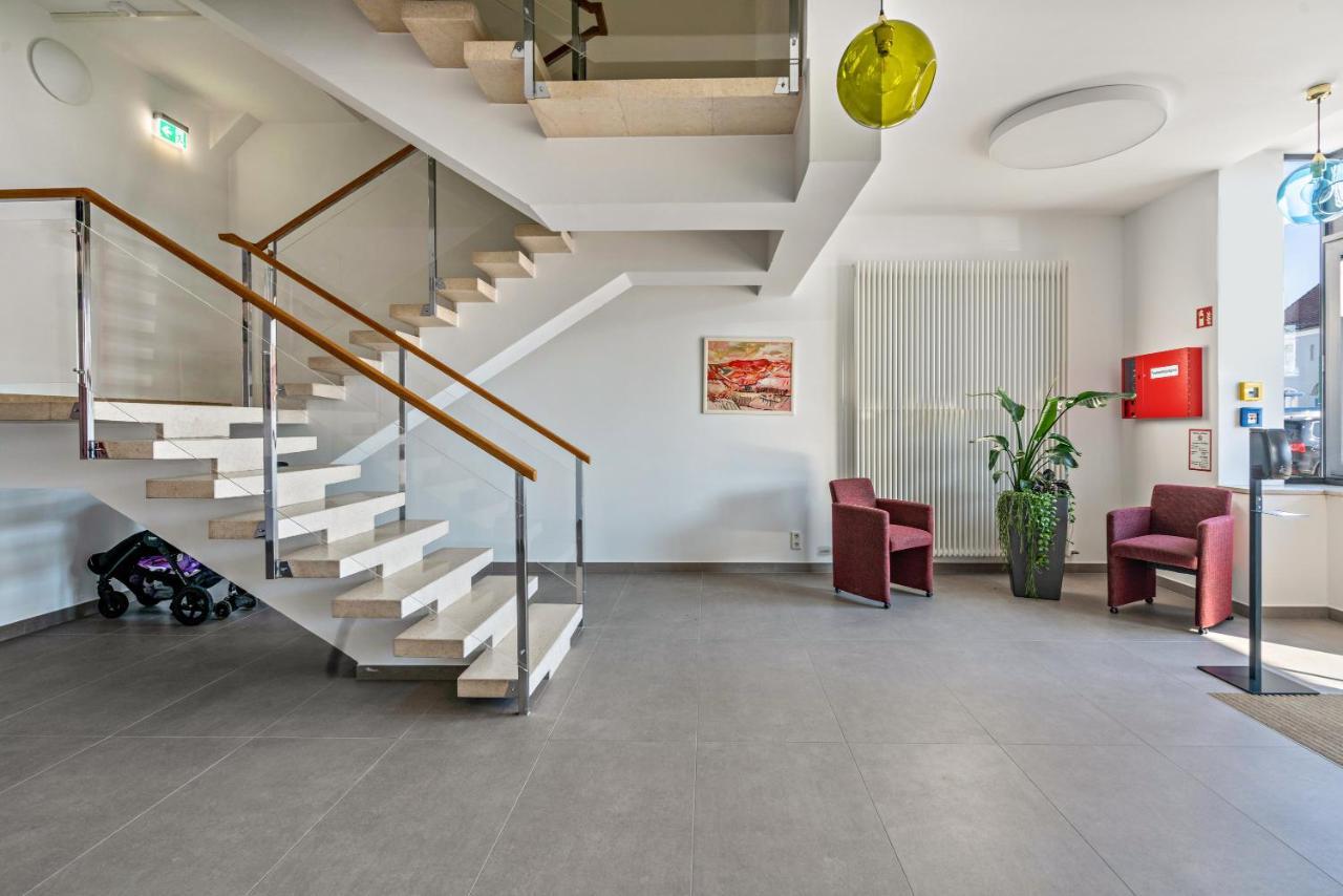 Huber Living Basic 106 Appartement Germering Buitenkant foto